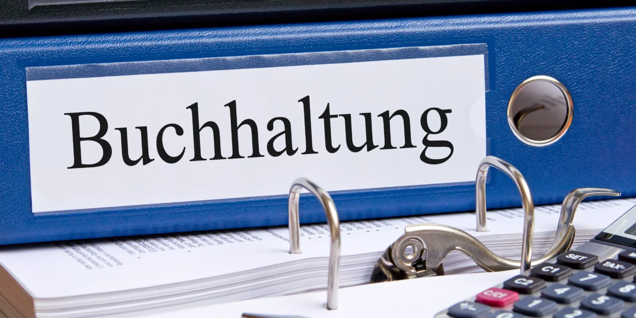 https://www.dhw-stb.de/wp-content/uploads/2025/08/Titelbild-Buchhaltung-1280x640.webp